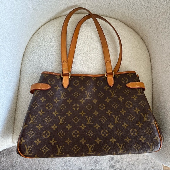 Authentic Louis Vuitton Batignolles - Picture 2 of 9